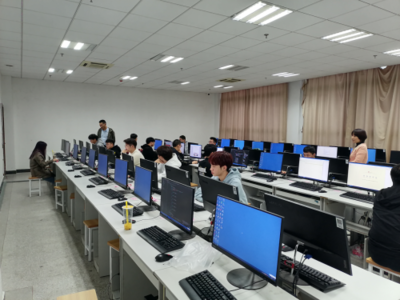 技艺争锋，代码生辉——我校第六届学生技能竞赛之Web前端设计赛项圆满落幕